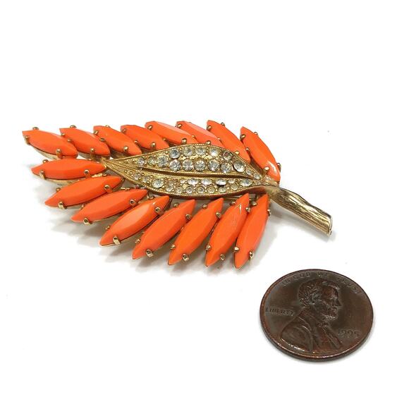 Vintage 1950s Leaf Brooch, Bright Orange Rhinestones, Gold Plated - Picture 8 of 10